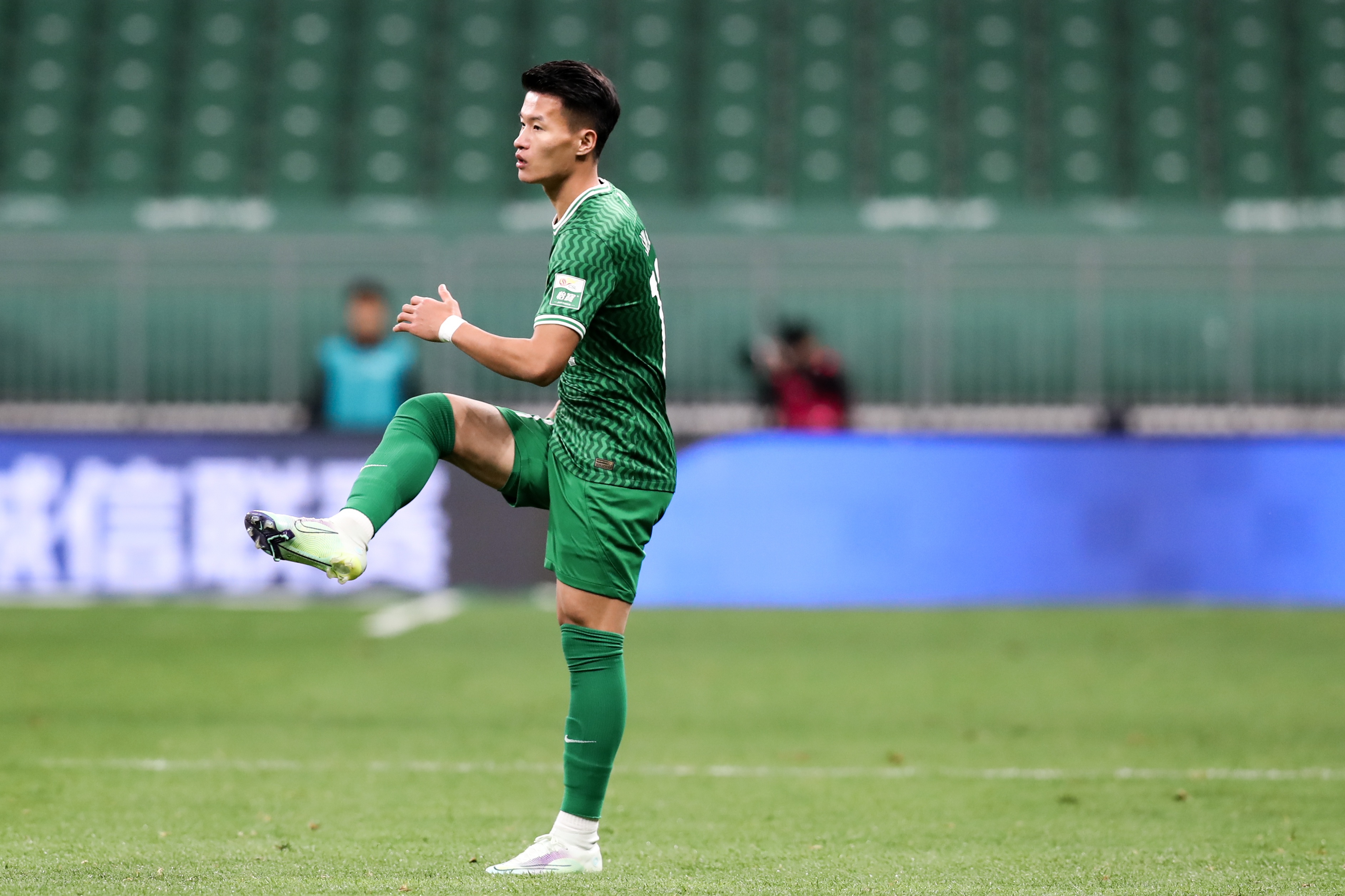 https, 击败青岛西, 并打入球队