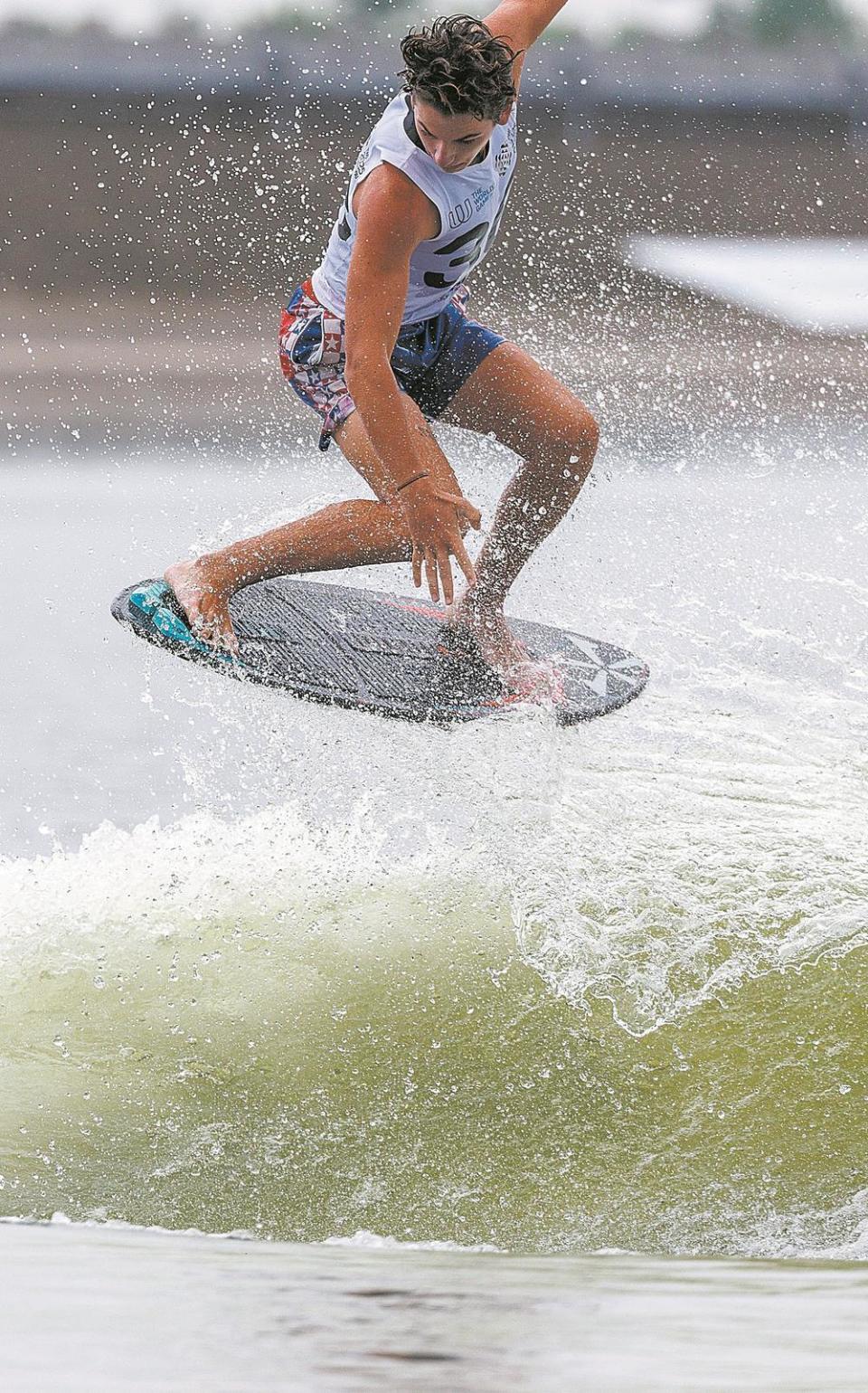 滑水运动员 滑水运动员
