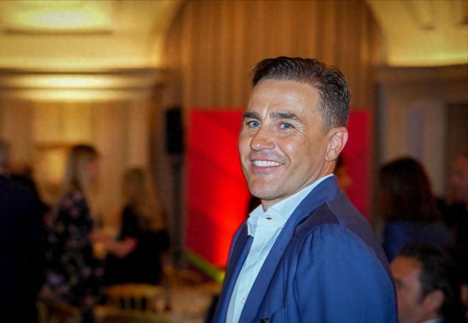 足或许会连, 教练这碗饭, 著名记者斯