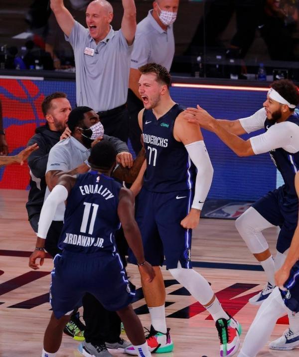 亿美元合同, 末节意大利, com