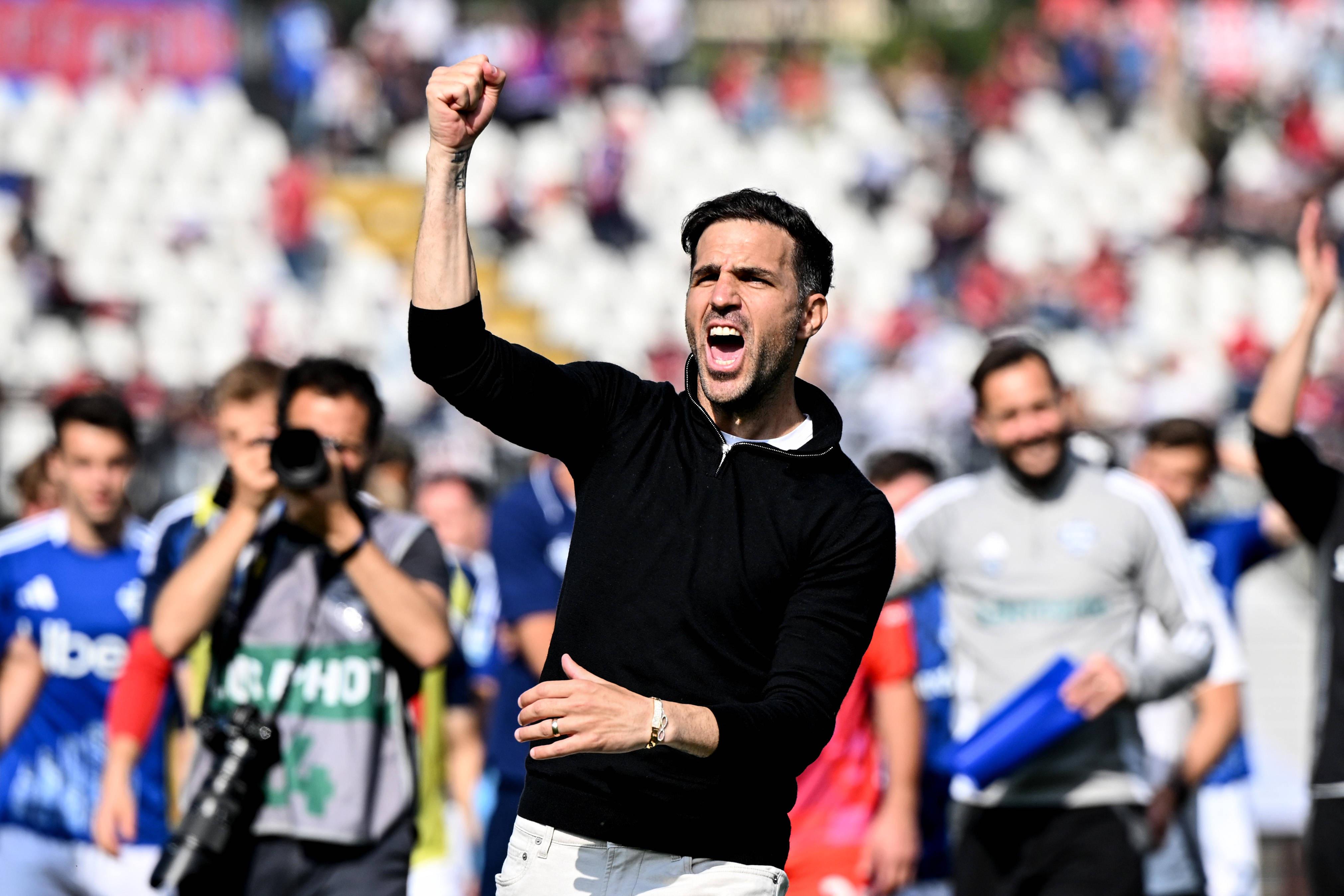 具奉献精神 具奉献精神