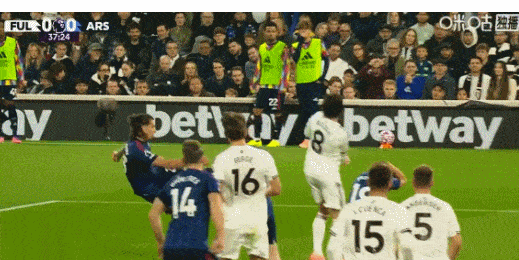 失良机, 皮球稍稍偏